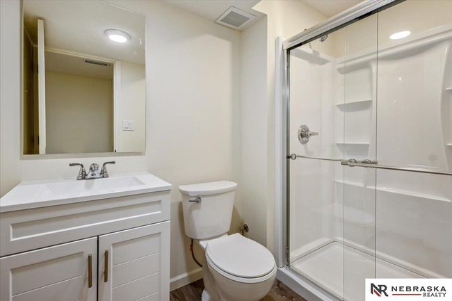 3102 Lynnwood Dr, House other with 4 bedrooms, 4 bathrooms and 2 parking in Bellevue NE | Image 35