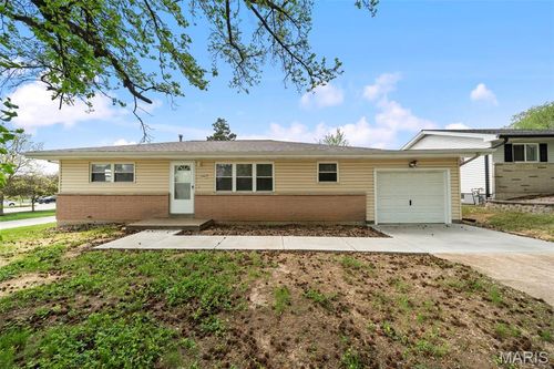 1201 Clearview Drive, St Charles, MO, 63303 | Card Image