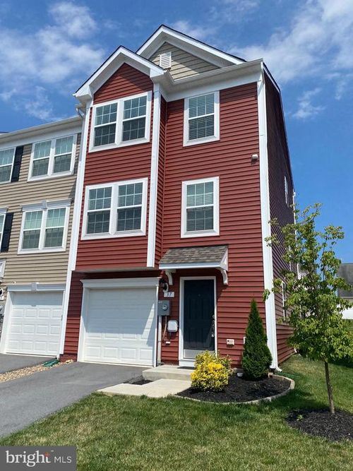 37 Cecily Way, RANSON, WV, 25438-1155 | Card Image