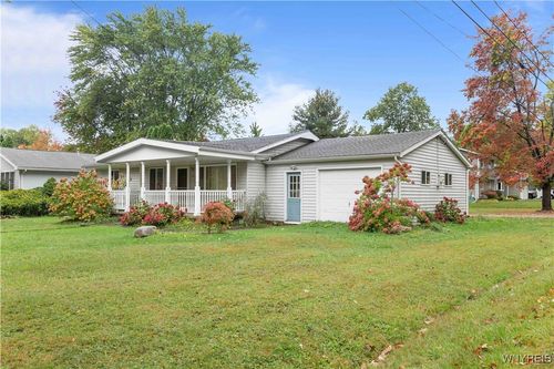 33 Lerczak Dr, Angola, NY, 14006-1609 | Card Image