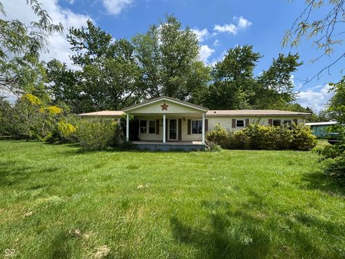 8995 S County Road 825 E, Austin, IN, 47102-7145 | Card Image