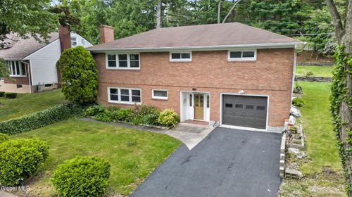 1082 Cornelius Ave, Niskayuna, NY, 12309-5907 | Card Image