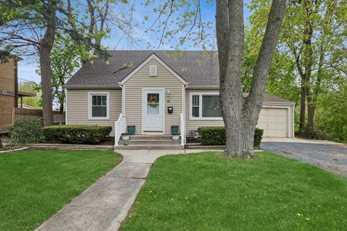 11 Church St, Lake Zurich, IL, 60047-1526 | Card Image