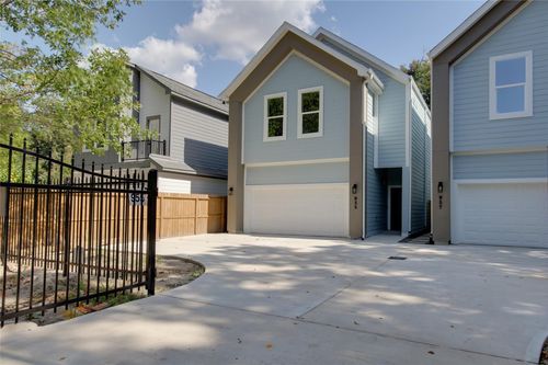 955 Ringold St, Houston, TX, 77088-6256 | Card Image