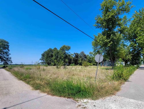 1010 W Madison St, Shelburn, IN, 47879-8355 | Card Image