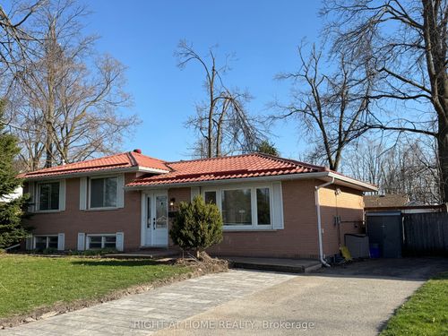 219 Steel St, Barrie, ON, L4M2G8 | Card Image