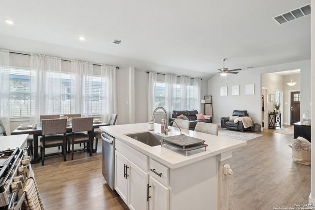 14926 Palmer Crk, House other with 4 bedrooms, 2 bathrooms and null parking in San Antonio TX | Image 17