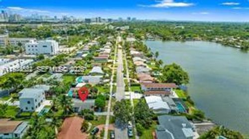 21321 Ne 25th Ct, Miami, FL, 33180-1039 | Card Image