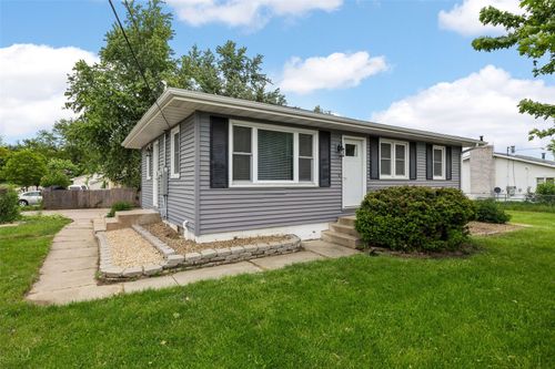 3030 O Ave Nw, Cedar Rapids, IA, 52405-1320 | Card Image