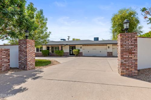 4122 N 56th St, Phoenix, AZ, 85018-4527 | Card Image