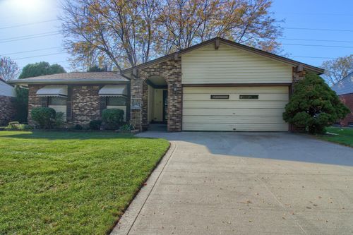 18152 Alvaro Avenue, Brownstown Charter Township, MI, 48193 | Card Image