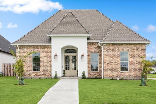 100 Wood Duck Dr, Belle Chasse, LA, 70037-2252 | Card Image