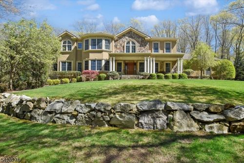 8 Mount Pleasant Rd, Morristown, NJ, 07960-3317 | Card Image