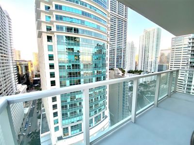 2501 - 1155 Brickell Bay Dr, Condo with 2 bedrooms, 2 bathrooms and null parking in Miami FL | Image 2