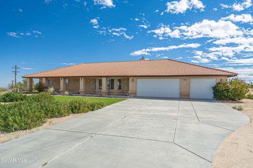 8825 Beekley Rd, Pinon Hills, CA, 92372 | Card Image
