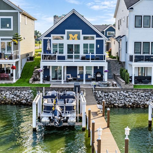 303 Terrace Point Cir, Muskegon, MI, 49440-1312 | Card Image