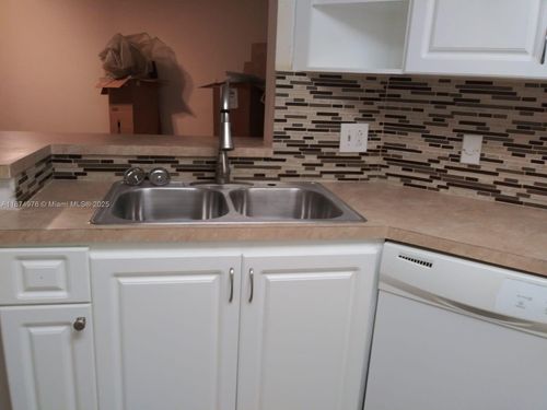 apt-208-6296 Nw 186th St, Hialeah, FL, 33015-6037 | Card Image