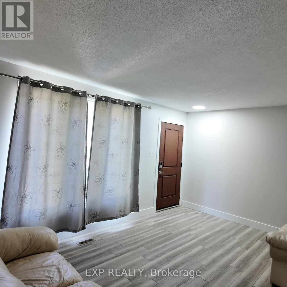 Residential Lease in London South (South T) 3