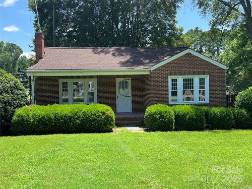 207 Leach St, Biscoe, NC, 27209-9303 | Card Image