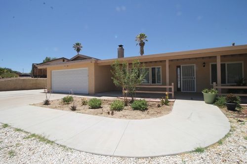 28 Barcelona Ct, Barstow, CA, 92311-6629 | Card Image