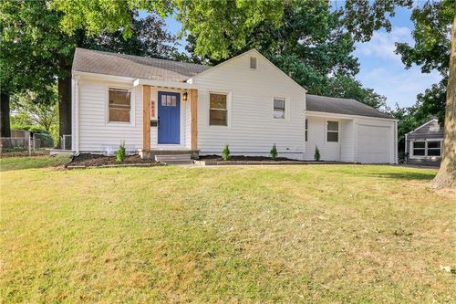 8613 W 54th Ter, Merriam, KS, 66202-1017 | Card Image