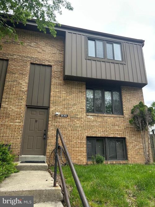 19360 Running Cedar Ct, GERMANTOWN, MD, 20876-1626 | Card Image