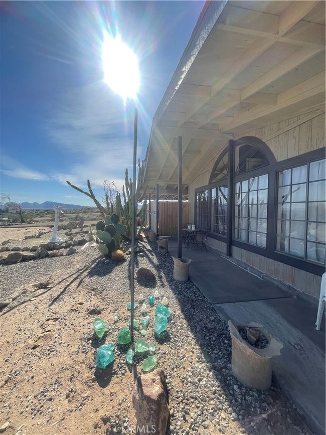 277 - 7554 Acoma Trl, House other with 3 bedrooms, 2 bathrooms and 2 parking in Big River CA | Image 6