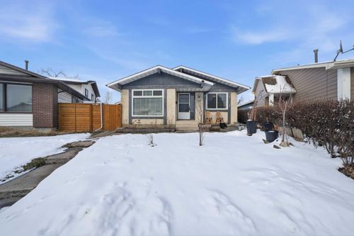 488 Templevale Dr Ne, Calgary, AB, T1Y4V5 | Card Image