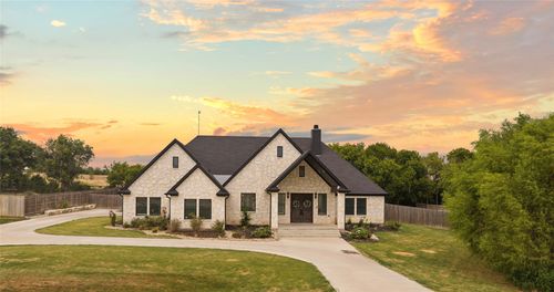 240 Royals Ranch Rd, Lorena, TX, 76655-3888 | Card Image