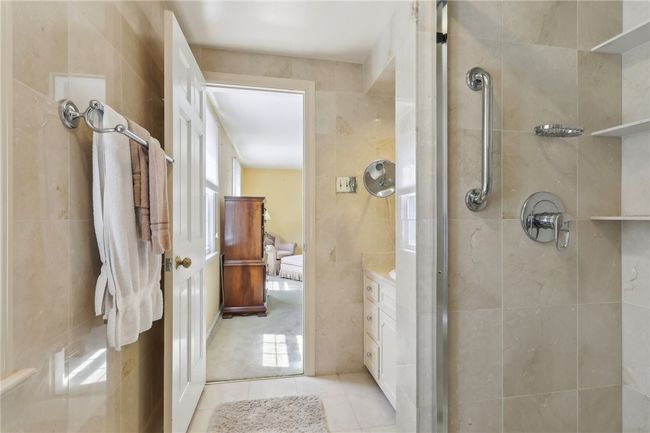 Marble shower detail. | Image 20