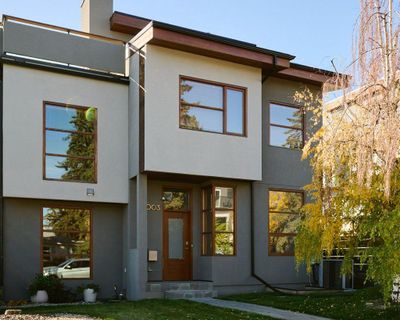 2003 27 Ave Sw, Home with 4 bedrooms, 3 bathrooms and 2 parking in Calgary AB | Image 1