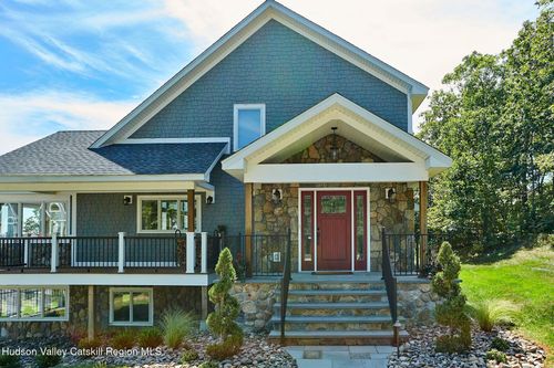 21 Contentment Lane, Red Hook, NY, 12571 | Card Image