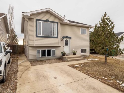 152 Blackfoot Cir W, Lethbridge, AB, T1K7T4 | Card Image