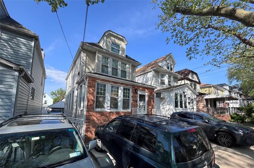 88 Vanderveer St, Queens Village, NY, 11427-2410 | Card Image