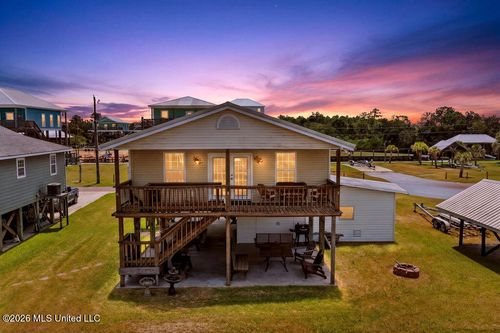4031 Bank St, Bay Saint Louis, MS, 39520-7600 | Card Image