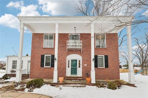 9461 Whalers Cv, Mentor, OH, 44060-4579 | Card Image