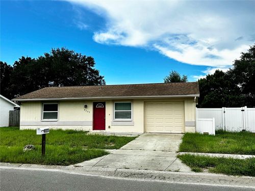 8225 Pin Oak Ave, PORT RICHEY, FL, 34668-3338 | Card Image