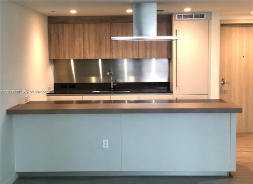 unit-2414-1000 Brickell Plz, Miami, FL, 33131-3845 | Card Image