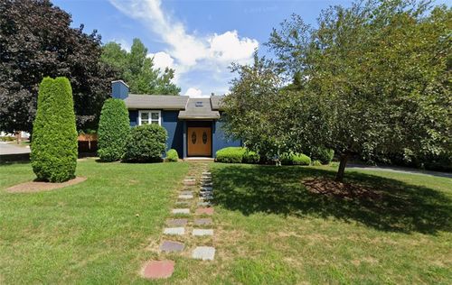 2 Sturbridge Ave, Greenville, RI, 02828-2512 | Card Image