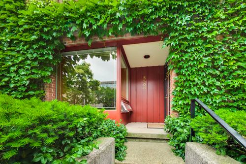 5508 S Kenwood Ave, Chicago, IL, 60637-1714 | Card Image