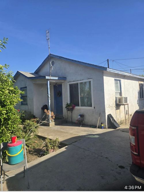 15743 Fuchsia Ave, Ivanhoe, CA, 93235-1423 | Card Image