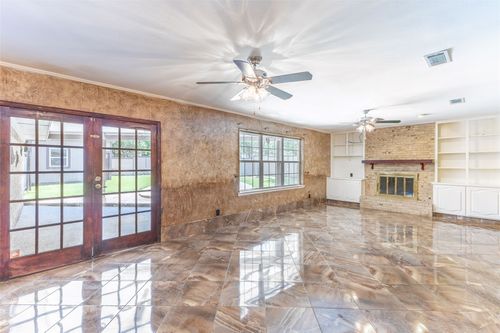 2418 Ingleside Dr, Grand Prairie, TX, 75050-1712 | Card Image