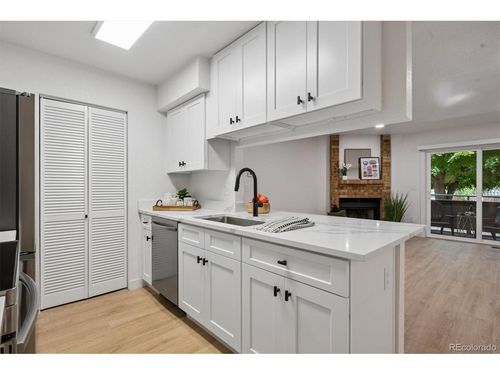 101-8015 W Eastman Pl, Lakewood, CO, 80227-4932 | Card Image