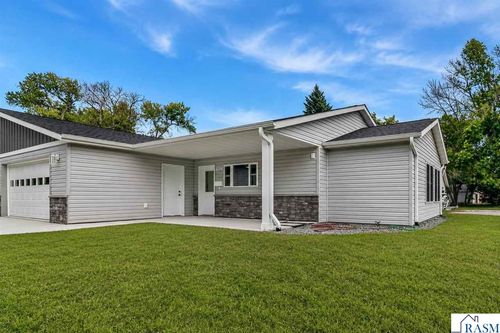 122 Cox Ave Sw, Madelia, MN, 56062 | Card Image