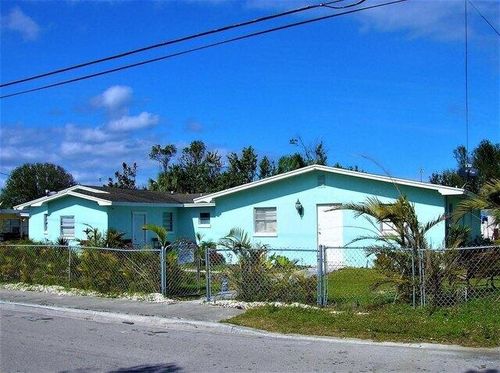 1212 Avenue L, Fort Pierce, FL, 34950-2252 | Card Image