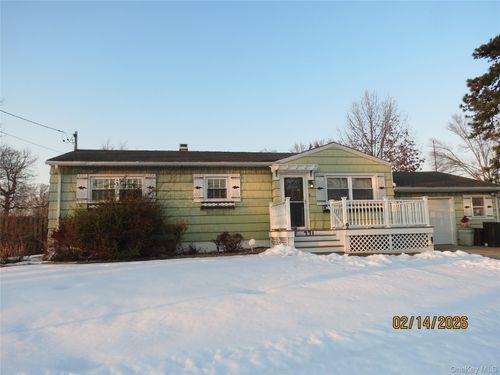 771 Peconic Ave, West Babylon, NY, 11704-5621 | Card Image