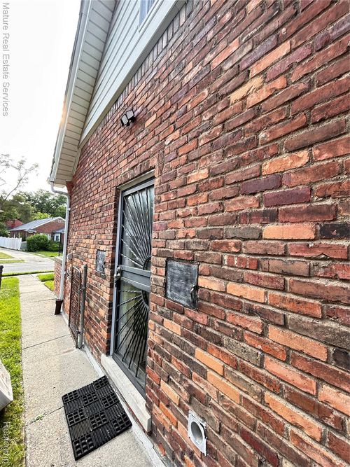 2-20186 Gardendale St, Detroit, MI, 48221-1304 | Card Image