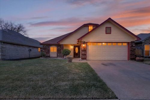 6309 Woodcreek Trl, Fort Worth, TX, 76179-3745 | Card Image