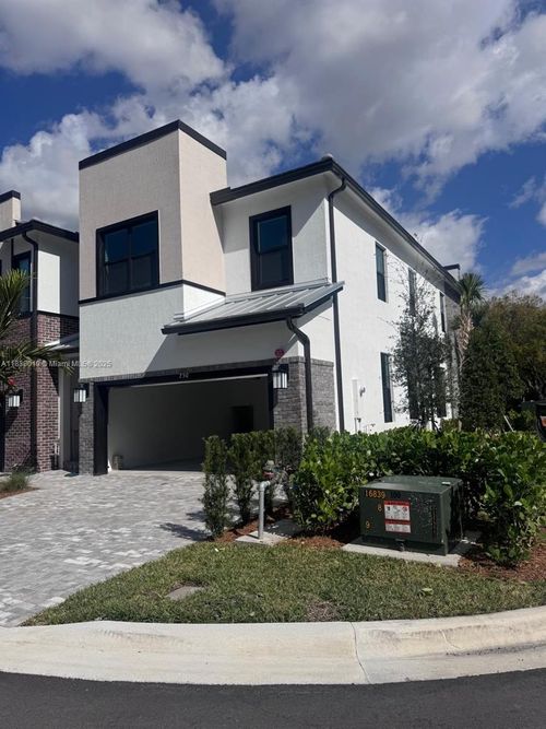 750 Nw 82nd Ter, Plantation, FL, 33324 | Card Image