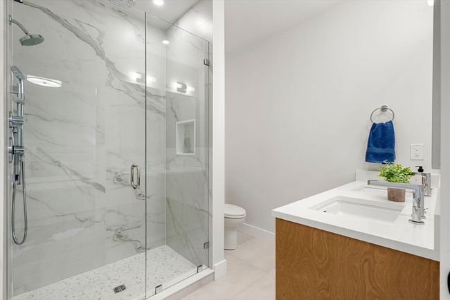 5 - 145 Warren St, Condo with 2 bedrooms, 3 bathrooms and null parking in Newton MA | Image 21